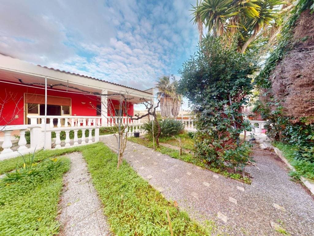 Villa unifamiliare avec jardin - Torre Chianca