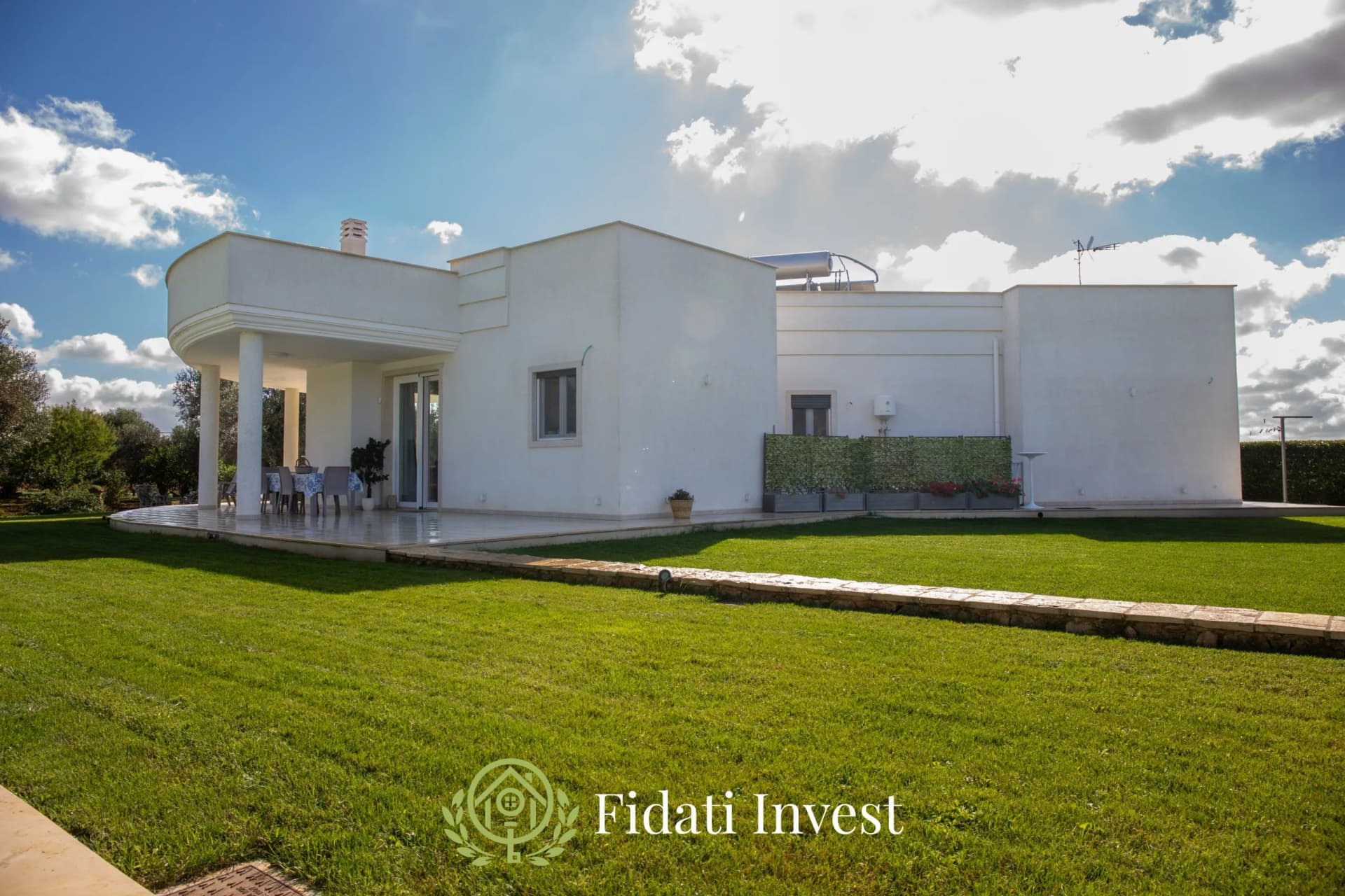 Villa moderne avec trulli restaurés, jardin et grande piscine - Francavilla Fontana