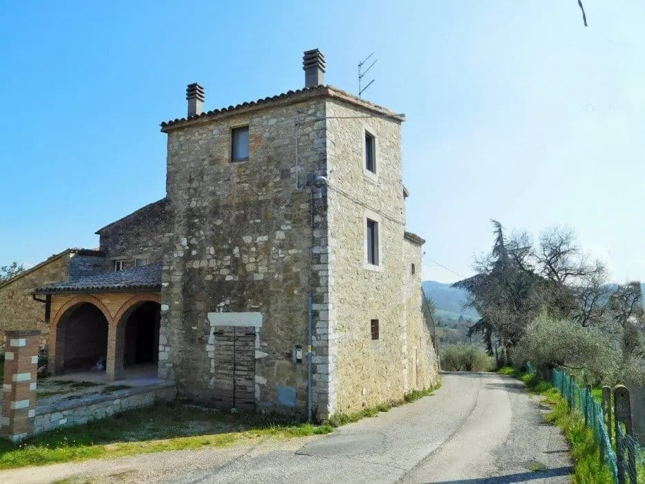 Maison 5 pièces 180 m² — Case in vendita Todi (Perugia)