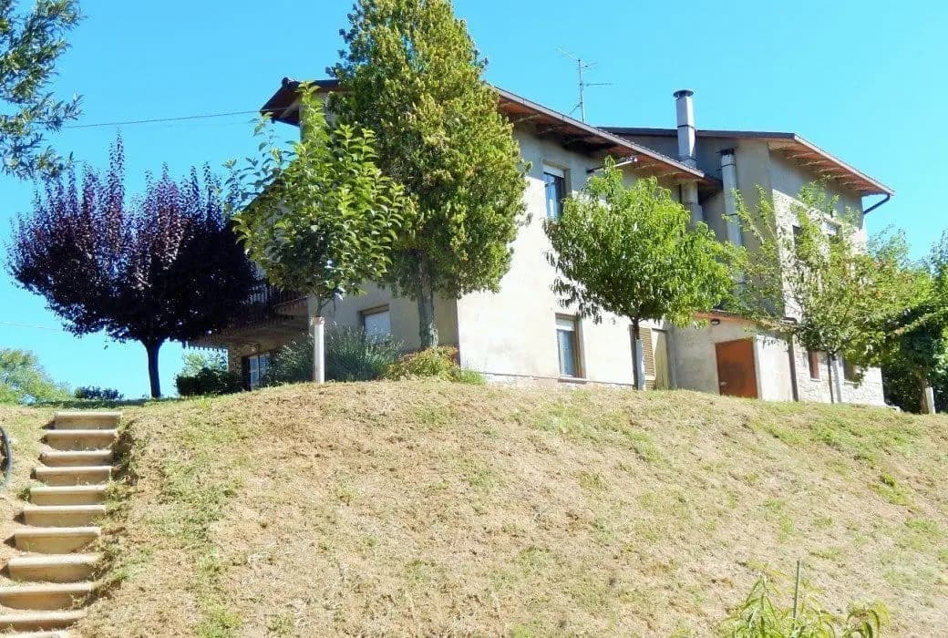 Maison 6 pièces 280 m² — Case in vendita Fratta Todina (Perugia)