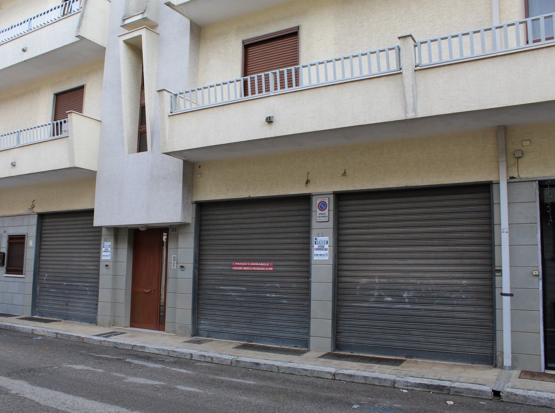 Local commercial spacieux à vendre - Via Monte Sabotino, Francavilla Fontana - Francavilla Fontana