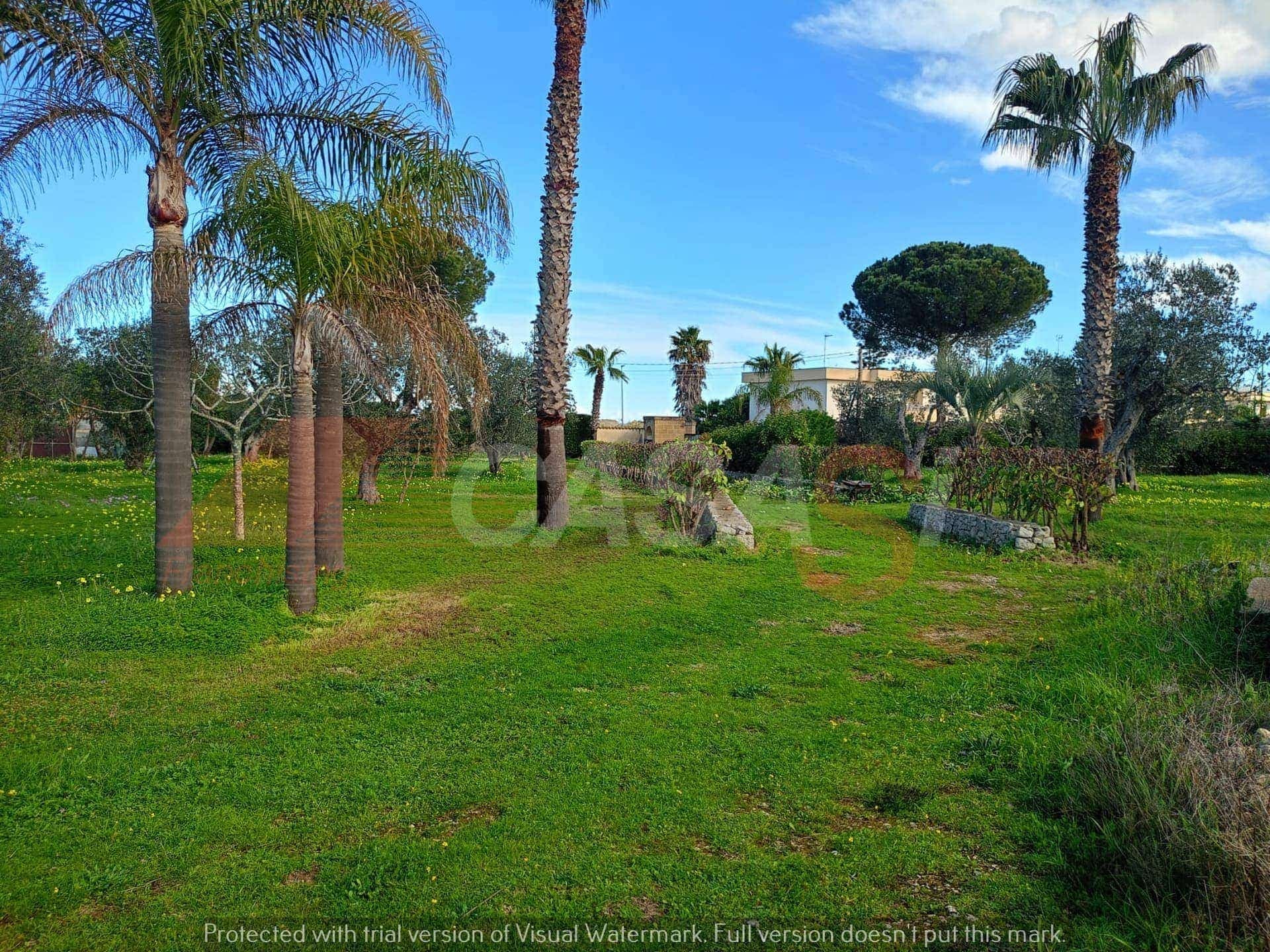 Rustico avec terrain à Otranto, idéal pour projet immobilier — Otranto (Lecce)