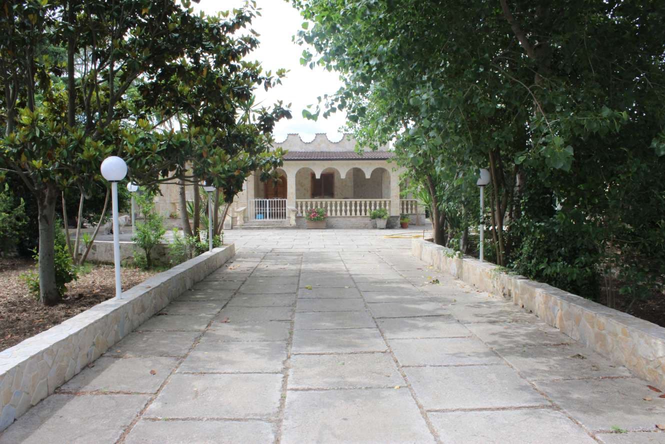 Villa de 230 m² avec grand terrain à Francavilla Fontana - Francavilla Fontana