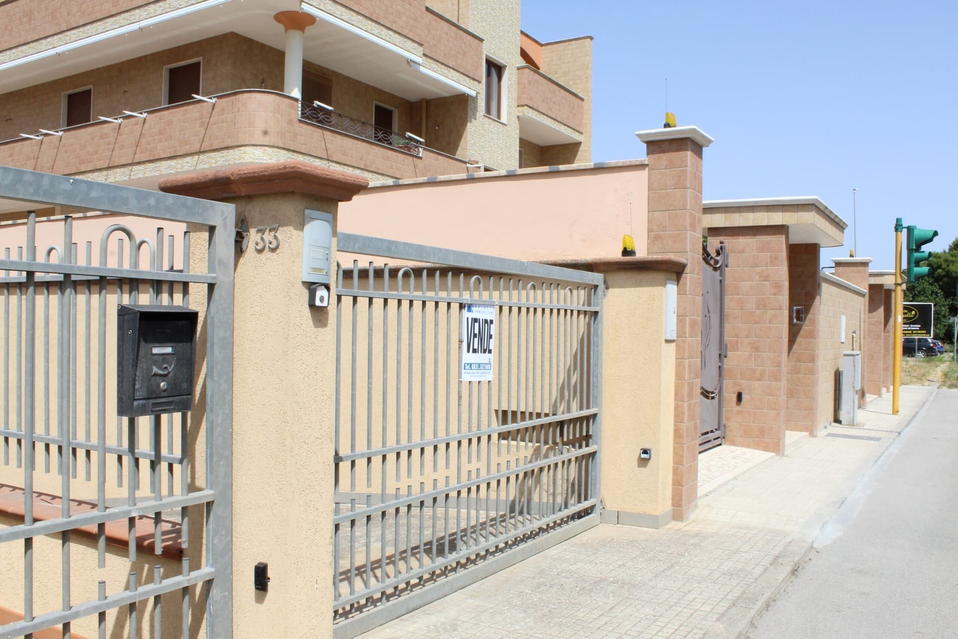 Grand local à vendre sur la via pour Ceglie à Francavilla Fontana - Francavilla Fontana